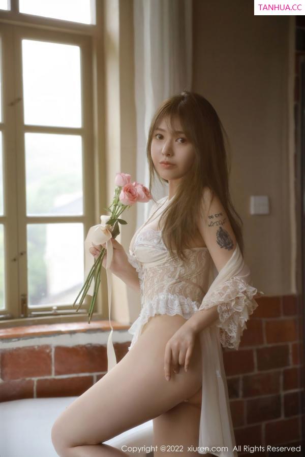 Evelyn艾莉  [XiuRen]高清写真图 2022.06.22 No.5175 Evelyn艾莉第5张图片
